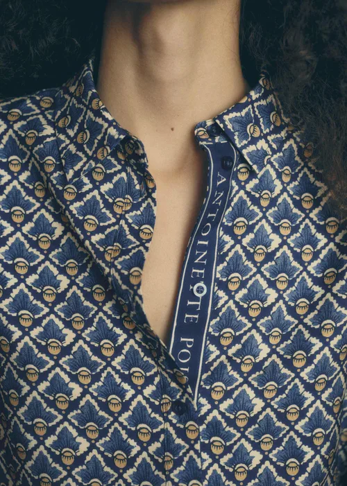 Chemise Annie - Sézane x Antoinette Poisson - Bleu Imprimé Noisettes — image 3