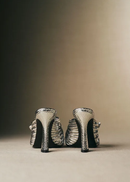 Sandales Lucie - CFM Souliers x Editions Sézane - Serpent argent — image 5