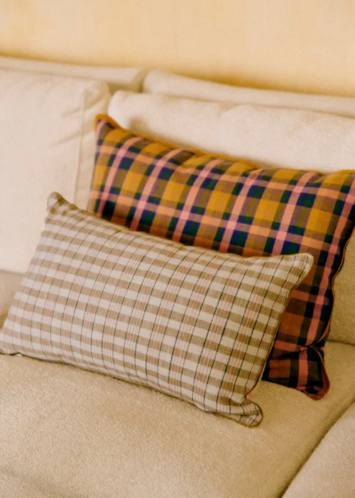 Coussin Tissé Pianissimo - Grand modèle - Café et Blush — image 3