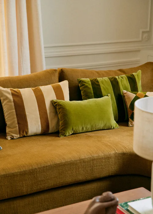 Coussin Rayures Velours - Grand modèle - Beige et Caramel — image 4