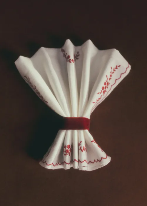 Set de 2 serviettes brodées - Ecru et Framboise — image 4