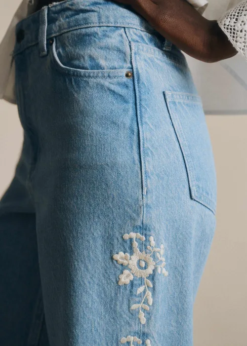 Pantalon Valentin - Sézane x SEA NY - Broderie Placée Crème Fond Bleu Denim — image 3