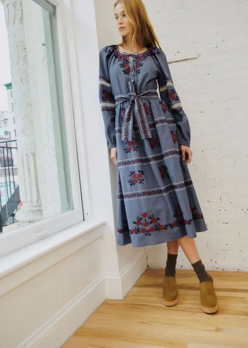 Robe Cindya - Sézane x SEA NY - Broderie Contrastée Brique Fond Marine — image 3