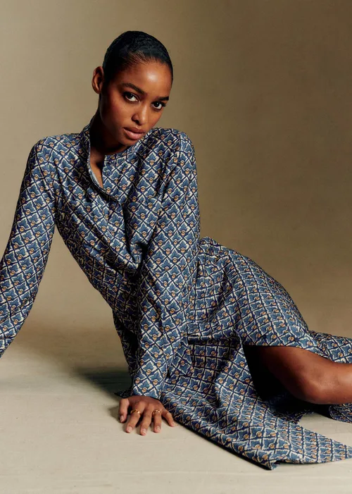 Robe Vera - Sézane x Antoinette Poisson - Bleu Imprimé Noisettes — image 3