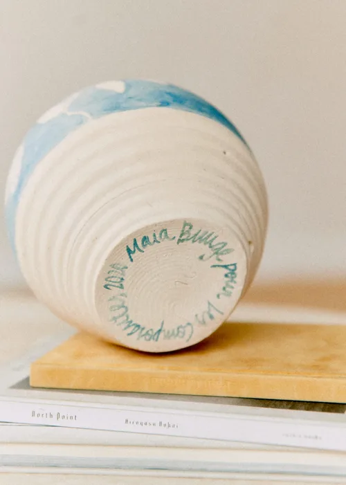 Poterie décorée petit modèle - Maia Bunge - Jardin secret bleu — image 5