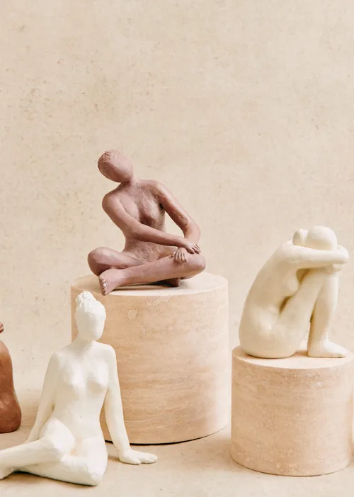 Sculpture Guénolée Courcoux - La Femme grand modèle - Terracotta — image 4