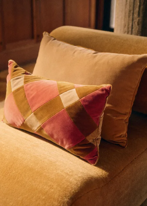 Coussin Velours Édition - Grand modèle - Beige — image 3