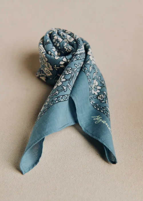 Foulard Gaston - Imprimé Sara Bleu Vintage Marine — image 3
