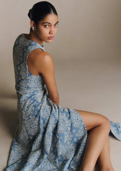 Robe ANNALUISA - Broderie Contrastée Écru Bleu Vintage — image 3