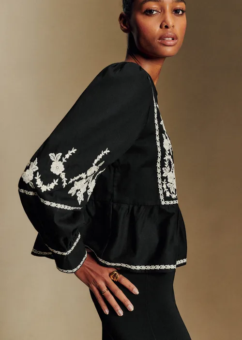 Blouse Léa - Broderie Crème Fond Noir — image 3