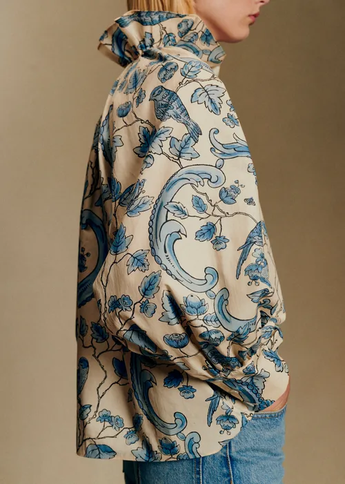 Blouse HILLIS - Sézane x Antoinette Poisson - Imprimé Oiseaux Bleus — image 4
