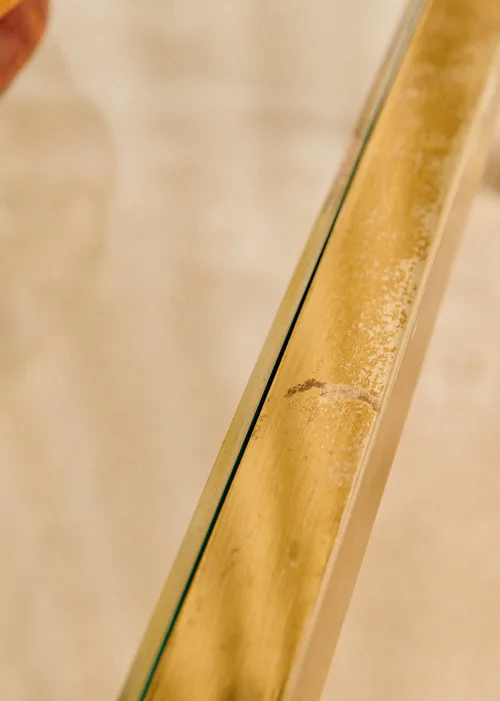 Table basse structure laiton et plateau en verre vintage - Laiton — image 5