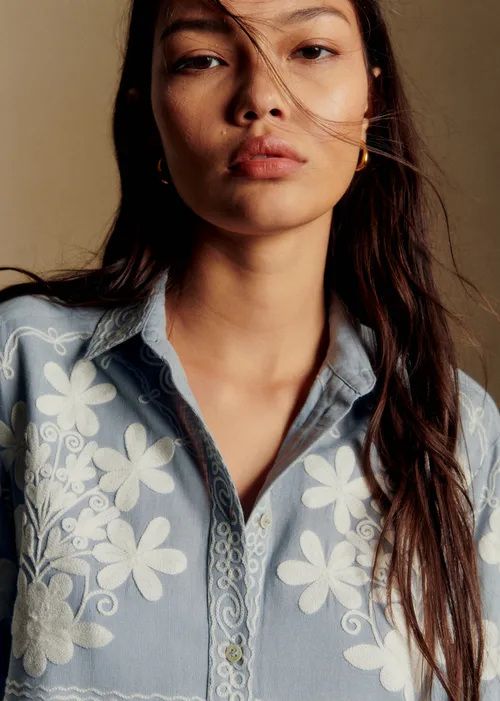 Chemise Maxy - Sézane x Baziszt - Broderie Folk Fond Bleu — image 4