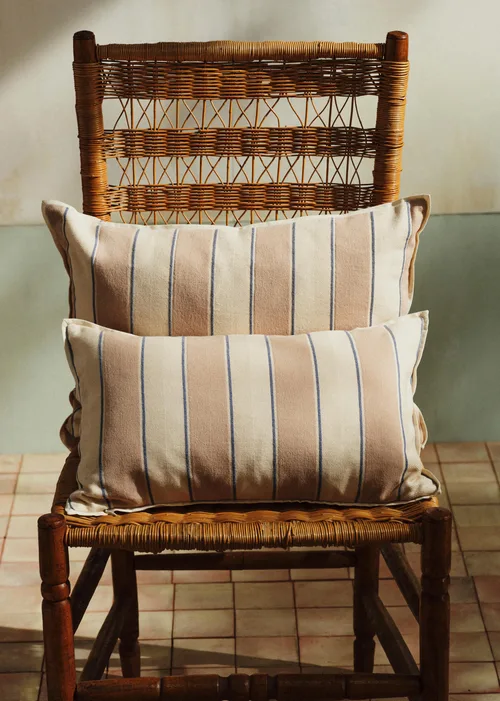 Coussin Tissé Rayures - Petit modèle - Beige et Bleu — image 4