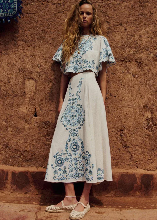 Blouse Anneclaire - Broderie Contrastée Bleu Fond Ecru — image 4