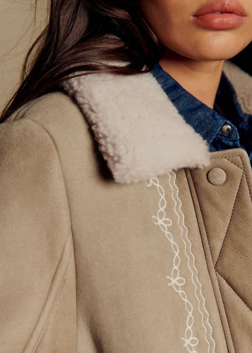 Manteau Nicos - Sézane x Baziszt - Folk Crème Fond Craie — image 3