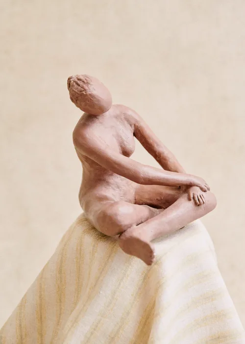 Sculpture Guénolée Courcoux - La Femme grand modèle - Terracotta — image 2