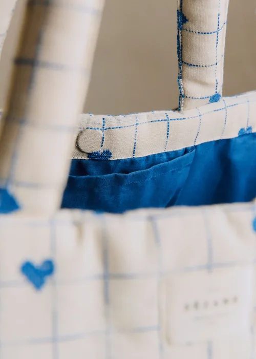 Cabas - Broderie Coeurs Bleu Vintage — image 3