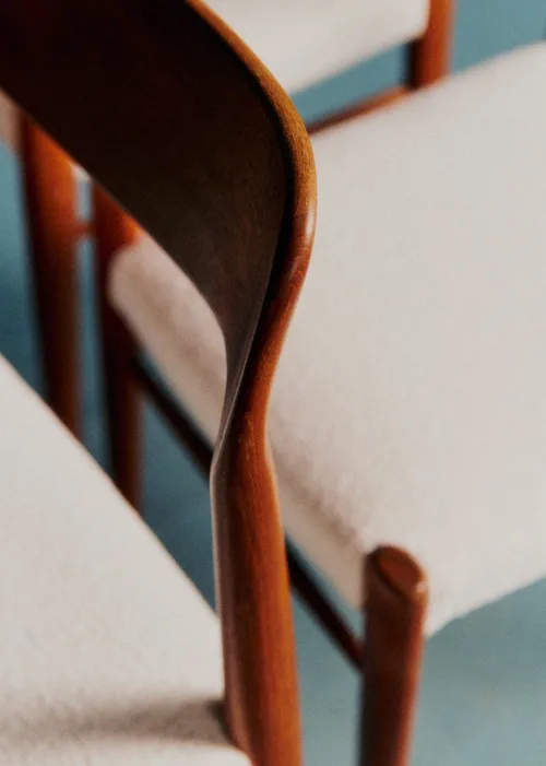 Lot de 4 chaises vintage dossier courbé - Bois — image 4