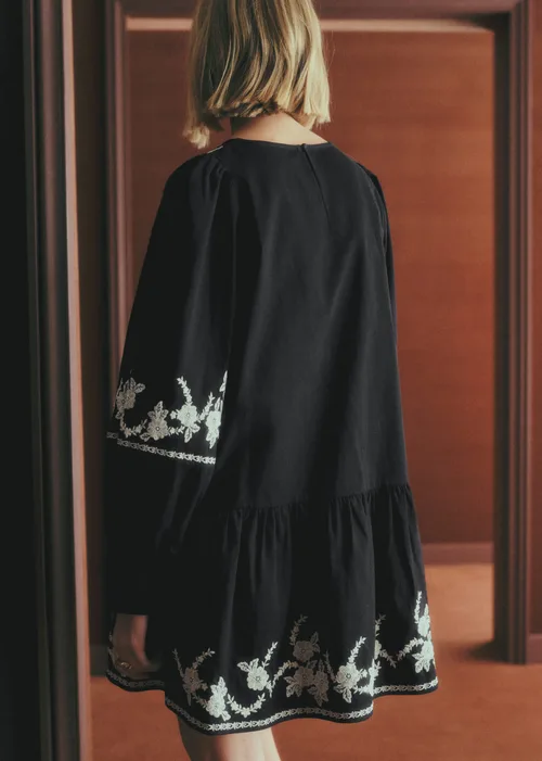 Robe Clarice - Broderie Crème Fond Noir — image 3