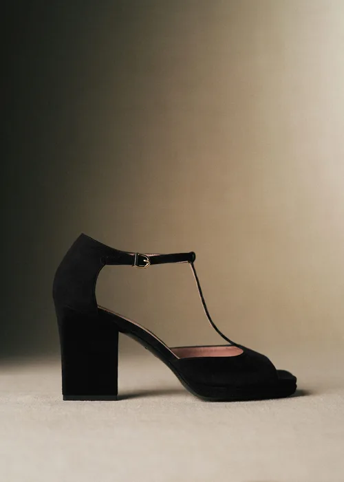 Sandales Hugo - CFM Souliers x Editions Sézane - Velours Noir — image 3