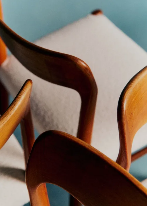 Lot de 4 chaises vintage dossier courbé - Bois — image 7