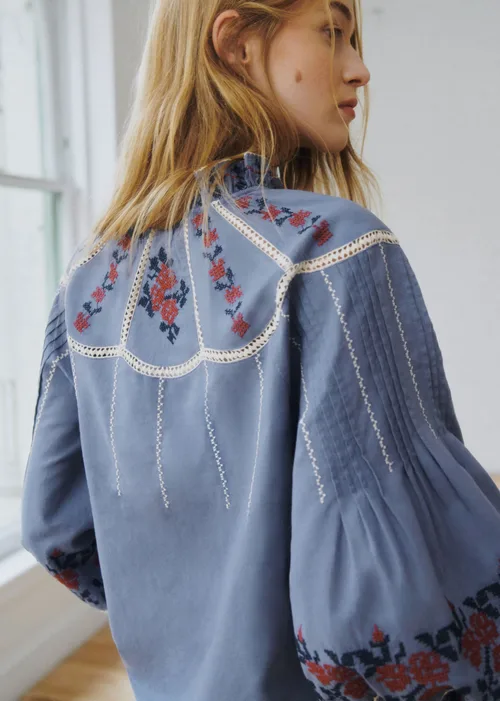 Blouse Eugenia - Sézane x SEA NY - Broderie Contrastée Brique Fond Marine — image 4