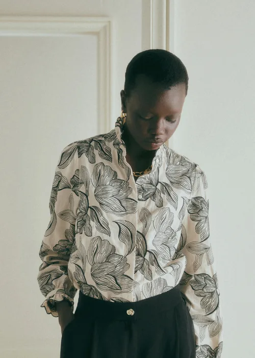 Chemise Cendrine - Broderie Contrastée Fleur Noir Fond Écru