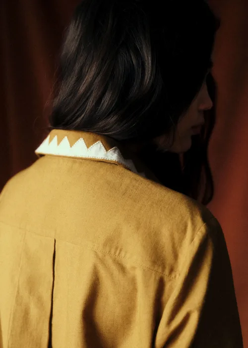Chemise Jeanette - Sézane x Baziszt - Géo Ecru Fond Mordoré — image 3
