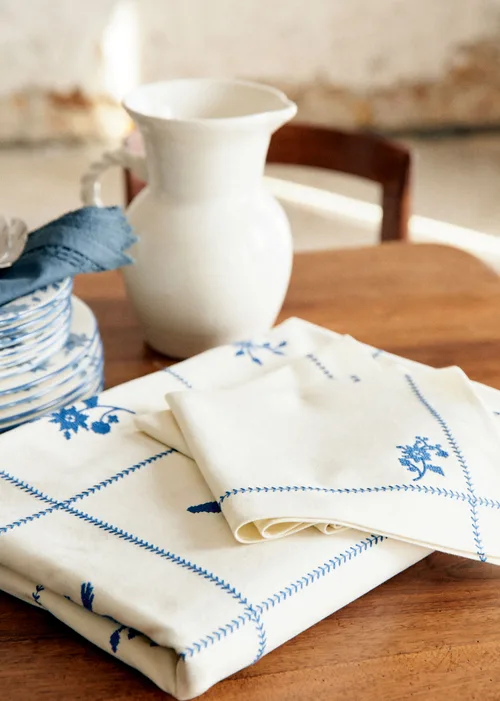 Nappe Brodée - Broderie Bleu Fond Ecru — image 3