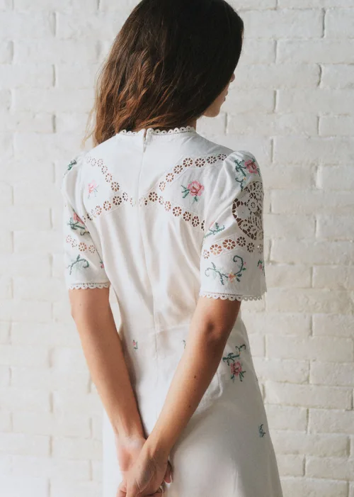 Robe Olivia - Sézane x SEA NY - Broderie Contrastée Mini Multico Fond Écru — image 4