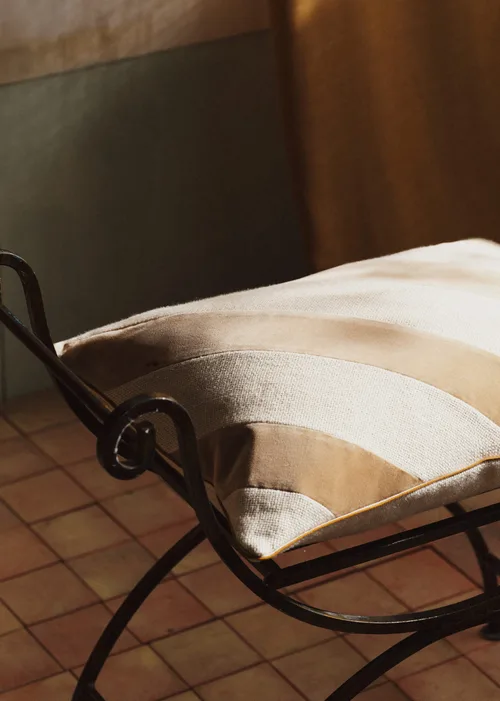 Coussin Toile Lin et Velours - Grand modèle - Beige — image 3