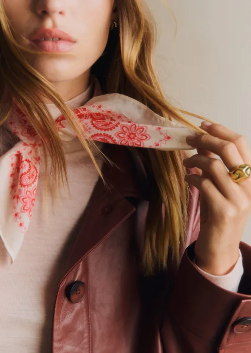 Foulard Gaston - Imprimé Bandana Écru Rose — image 4