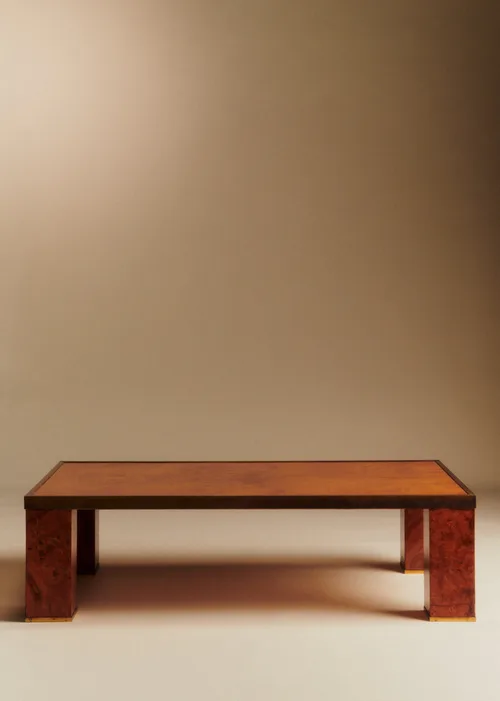 Table basse vintage en loupe d'orme finition laiton - Loupe d'orme